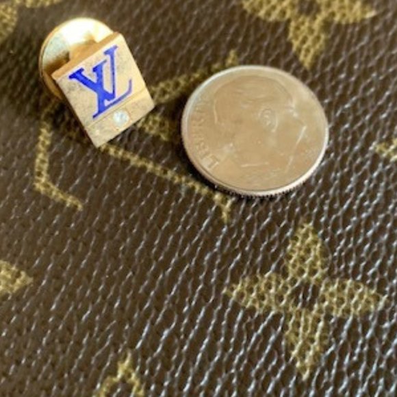 Louis Vuitton LV RARE Vintage 14K Gold Lapel Pin with Diamond - Picture 1 of 3